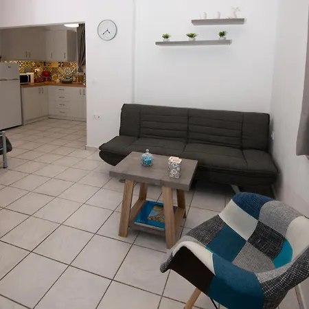 Salty Alley Seaside Apartment